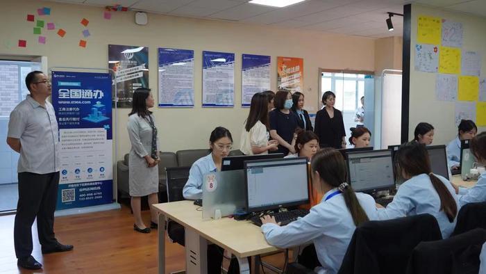 校企双元协同 共育时代匠才——济南信息工程学校产业学院开启电子商务信息咨询新篇章